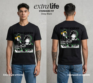 La Academia de Heroes | Del Diario al Heroe #02520 - Playera Standard Fit | Deep Black - Foto en modelo