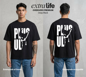 La Academia de Heroes | Mas Alla del Limite #02565 - Playera Oversized Premium | Deep Black - Foto en modelo