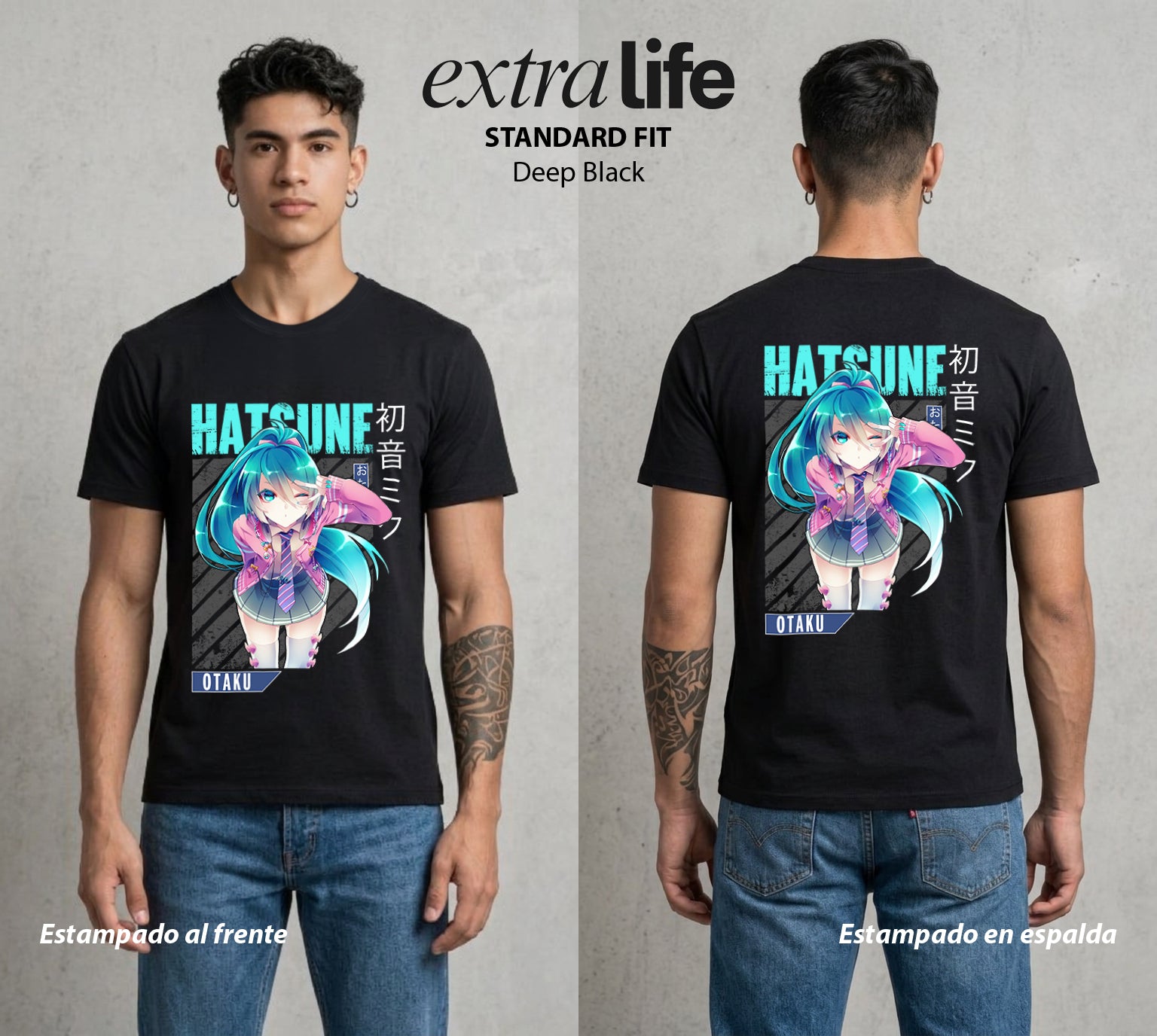 La Voz Vocaloid | La Voz Digital #02600 - Playera Standard Fit | Deep Black - Foto en modelo