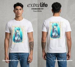 La Voz Vocaloid | El Vocaloid del Bien #02603 - Playera Standard Fit | Pure White - Foto en modelo