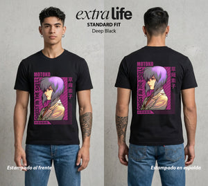 La Conciencia Digital | La Ghostrunner #02645 - Playera Standard Fit | Deep Black - Foto en modelo
