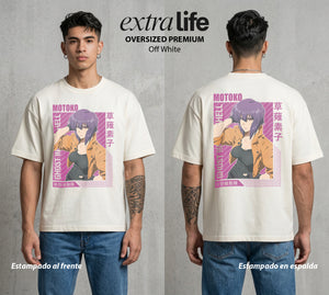 La Conciencia Digital | La Comandante del Futuro #02646 - Playera Oversized Premium | Off White - Foto en modelo