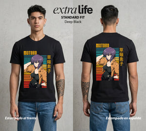 La Conciencia Digital | La Conciencia del Mañana #02648 - Playera Standard Fit | Deep Black - Foto en modelo