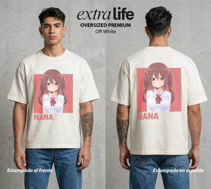 La Doble Vida | La Punk del Destino #02700 - Playera Oversized Premium | Off White - Foto en modelo