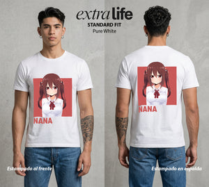 La Doble Vida | La Punk del Destino #02700 - Playera Standard Fit | Pure White - Foto en modelo