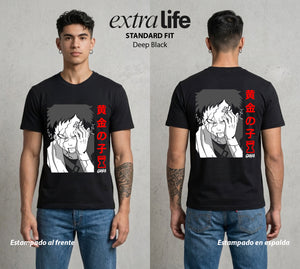 La Aldea Oculta | Zorro de Nueve Colas #02759 - Playera Standard Fit | Deep Black - Foto en modelo