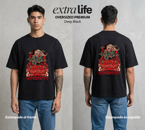 La Aldea Oculta | Zorro de Nueve Colas #02769 - Playera Oversized Premium | Deep Black - Foto en modelo