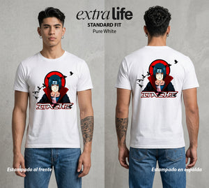 La Aldea Oculta | Zorro de Nueve Colas #02790 - Playera Standard Fit | Pure White - Foto en modelo