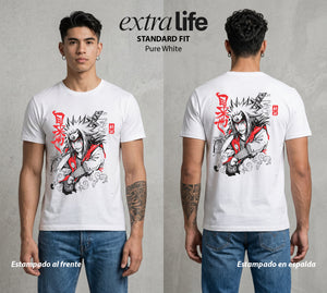 La Aldea Oculta | El Niño del Amor #02801 - Playera Standard Fit | Pure White - Foto en modelo