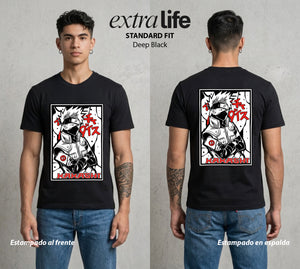 La Aldea Oculta | Spiritu del Zorro #02818 - Playera Standard Fit | Deep Black - Foto en modelo