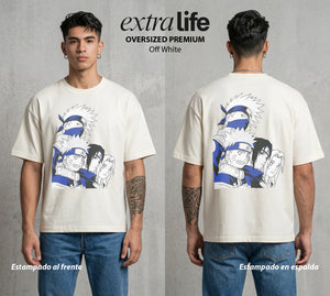 La Aldea Oculta | Zorro de Nueve Colas #02825 - Playera Oversized Premium | Off White - Foto en modelo
