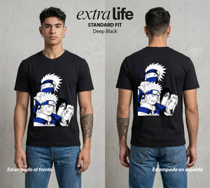 La Aldea Oculta | Zorro de Nueve Colas #02825 - Playera Standard Fit | Deep Black - Foto en modelo
