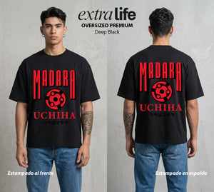 La Aldea Oculta | Zorro de Nueve Colas #02842 - Playera Oversized Premium | Deep Black - Foto en modelo