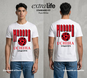 La Aldea Oculta | Zorro de Nueve Colas #02842 - Playera Standard Fit | Pure White - Foto en modelo