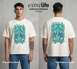 La Aldea Oculta | Zorro de Nueve Colas #02858 - Playera Oversized Premium | Off White - Foto en modelo