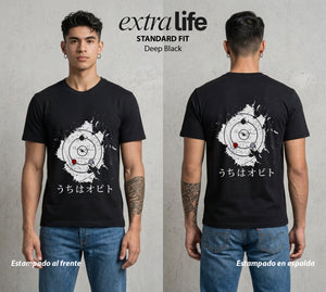 La Aldea Oculta | El Niño del Amor #02862 - Playera Standard Fit | Deep Black - Foto en modelo