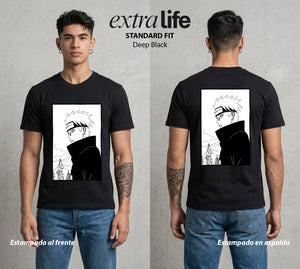 La Aldea Oculta | Spiritu del Zorro #02881 - Playera Standard Fit | Deep Black - Foto en modelo
