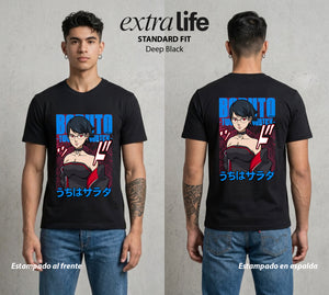 La Aldea Oculta | Zorro de Nueve Colas #02901 - Playera Standard Fit | Deep Black - Foto en modelo