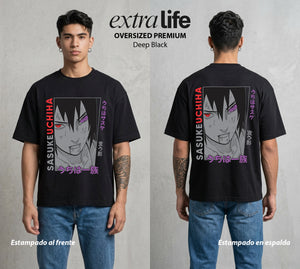 La Aldea Oculta | Zorro de Nueve Colas #02906 - Playera Oversized Premium | Deep Black - Foto en modelo