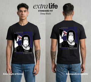 La Aldea Oculta | Zorro de Nueve Colas #02912 - Playera Standard Fit | Deep Black - Foto en modelo