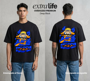 La Aldea Oculta | Zorro de Nueve Colas #02935 - Playera Oversized Premium | Deep Black - Foto en modelo