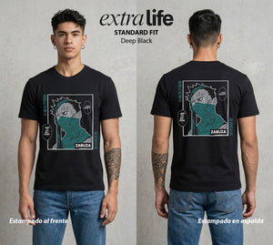 La Aldea Oculta | Zorro de Nueve Colas #02950 - Playera Standard Fit | Deep Black - Foto en modelo
