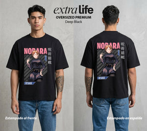 El Arte de las Maldiciones | Clavo y Voluntad #02973 - Playera Oversized Premium | Deep Black - Foto en modelo