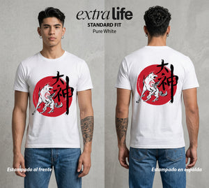 El Pincel Divino | La Diosa del Sol #02975 - Playera Standard Fit | Pure White - Foto en modelo