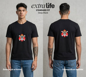 Mar de los Piratas | Llama del Mar #03020 - Playera Standard Fit | Deep Black - Foto en modelo