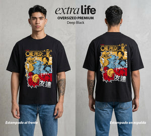 Mar de los Piratas | Capitan de Goma #03030 - Playera Oversized Premium | Deep Black - Foto en modelo