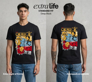 Mar de los Piratas | Capitan de Goma #03030 - Playera Standard Fit | Deep Black - Foto en modelo