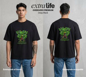 Mar de los Piratas | Yohohoho del Mar #03053 - Playera Oversized Premium | Deep Black - Foto en modelo