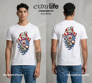 Mar de los Piratas | Nariz Roja del Caos #03057 - Playera Standard Fit | Pure White - Foto en modelo