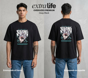 Mar de los Piratas | La Mink del Amanecer #03058 - Playera Oversized Premium | Deep Black - Foto en modelo