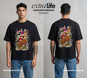 Mar de los Piratas | La Tripulacion del Sombrero #03062 - Playera Oversized Premium | Deep Black - Foto en modelo