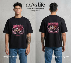 Mar de los Piratas | Hilos del Destino #03089 - Playera Oversized Premium | Deep Black - Foto en modelo