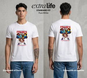 Mar de los Piratas | El Constructor del Barco #03108 - Playera Standard Fit | Pure White - Foto en modelo
