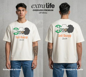 Mar de los Piratas | El Valiente Cobarde con Bandera #03113 - Playera Oversized Premium | Off White - Foto en modelo