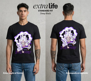 Mar de los Piratas | La Promesa del Mar #03126 - Playera Standard Fit | Deep Black - Foto en modelo