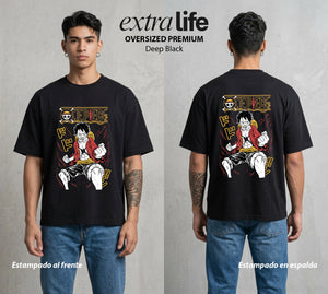 Mar de los Piratas | Capitan de Goma #03146 - Playera Oversized Premium | Deep Black - Foto en modelo