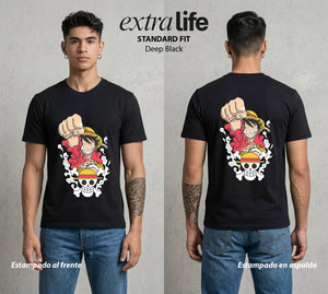 Mar de los Piratas | Rey de los Piratas #03158 - Playera Standard Fit | Deep Black - Foto en modelo