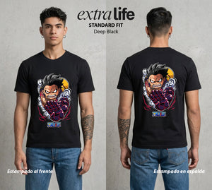Mar de los Piratas | Capitan Desatado #03169 - Playera Standard Fit | Deep Black - Foto en modelo