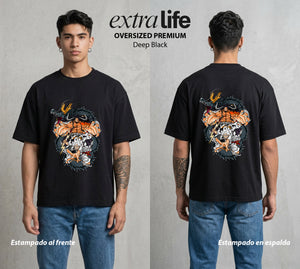 Mar de los Piratas | El Dragon del Mundo #03196 - Playera Oversized Premium | Deep Black - Foto en modelo