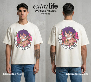 Mar de los Piratas | Capitan de Goma #03206 - Playera Oversized Premium | Off White - Foto en modelo