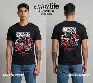 Mar de los Piratas | Capitan de Goma #03212 - Playera Standard Fit | Deep Black - Foto en modelo
