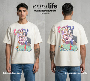 Mar de los Piratas | La Emperatriz del Mar #03272 - Playera Oversized Premium | Off White - Foto en modelo
