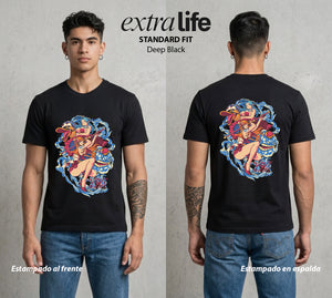 Mar de los Piratas | La Princesa del Desierto #03274 - Playera Standard Fit | Deep Black - Foto en modelo