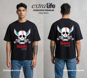 Mar de los Piratas | El Capitan del Rojo con Bandera #03316 - Playera Oversized Premium | Deep Black - Foto en modelo