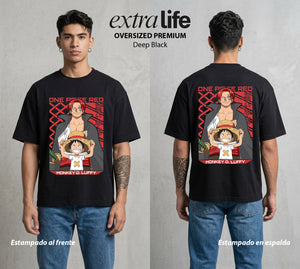 Mar de los Piratas | Capitan de Goma #03318 - Playera Oversized Premium | Deep Black - Foto en modelo