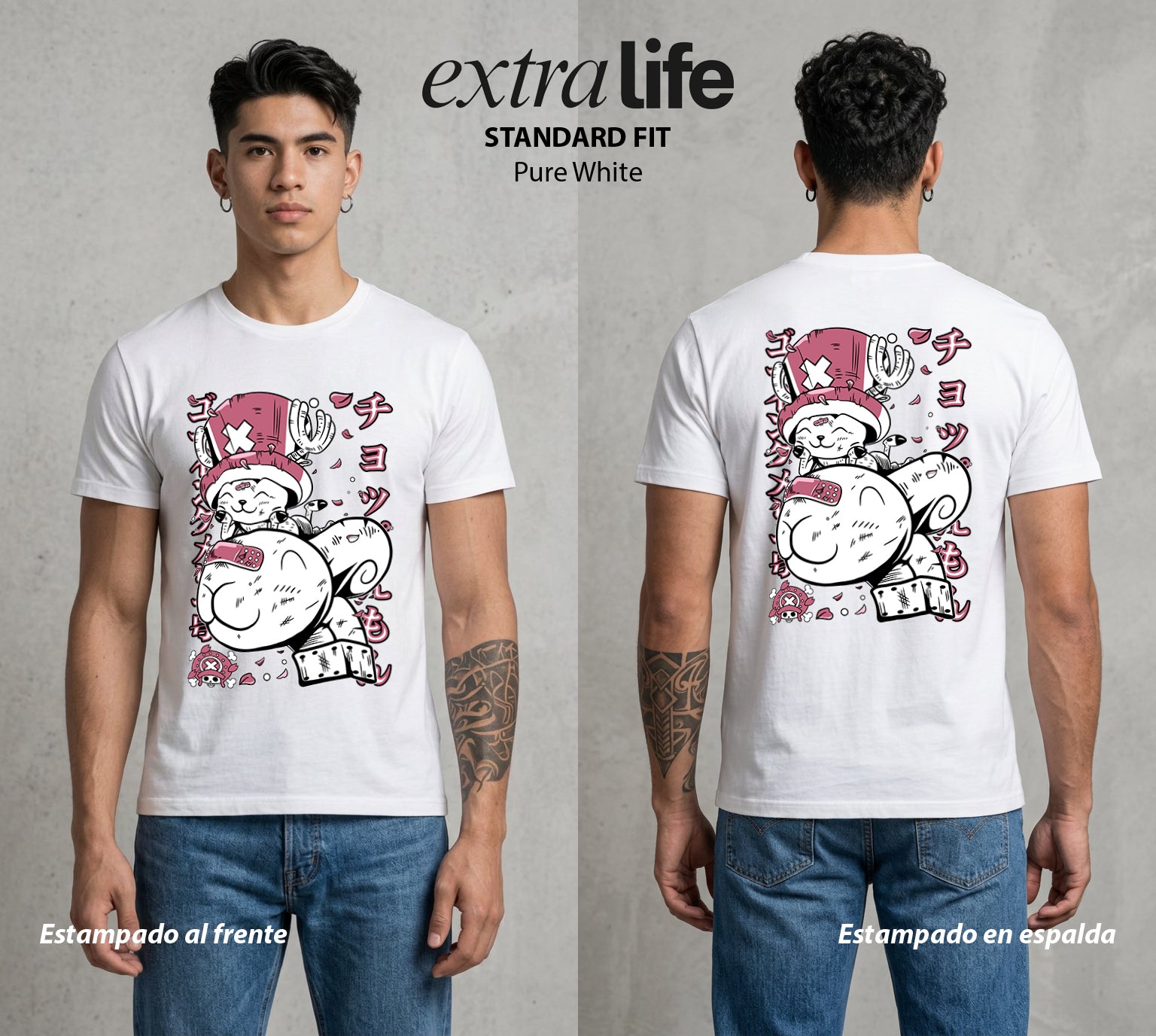 Mar de los Piratas | Los Dos Barcos #03335 - Playera Standard Fit | Pure White - Foto en modelo